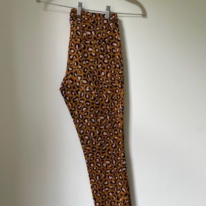 Cheetah Pixie Pants, Old navy, Size 2, High waist
